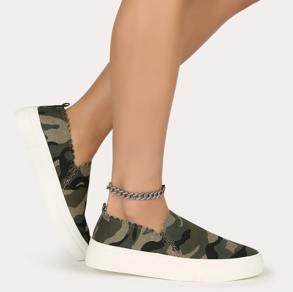 👣MATA TRAFERS Coco5😎 Scalloped Trim Slip on Sneaker Easy on/off great value - Picture 2 of 14